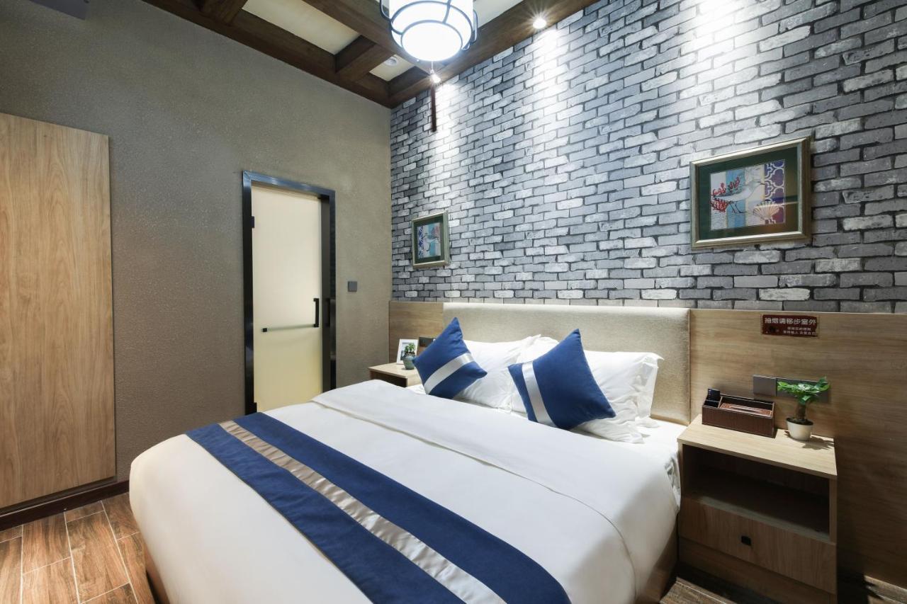 Zou Qu Ye Travel Hotel Chongqing Exterior photo